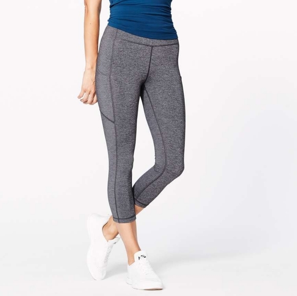 Lululemon Speed Up Crop - Picture 1 of 16